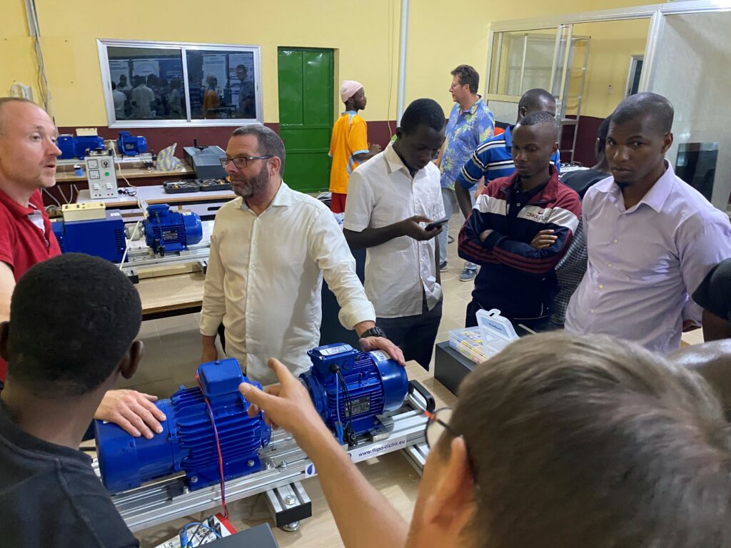 inauguration de la salle de travaux pratique à l’IST de Mamou